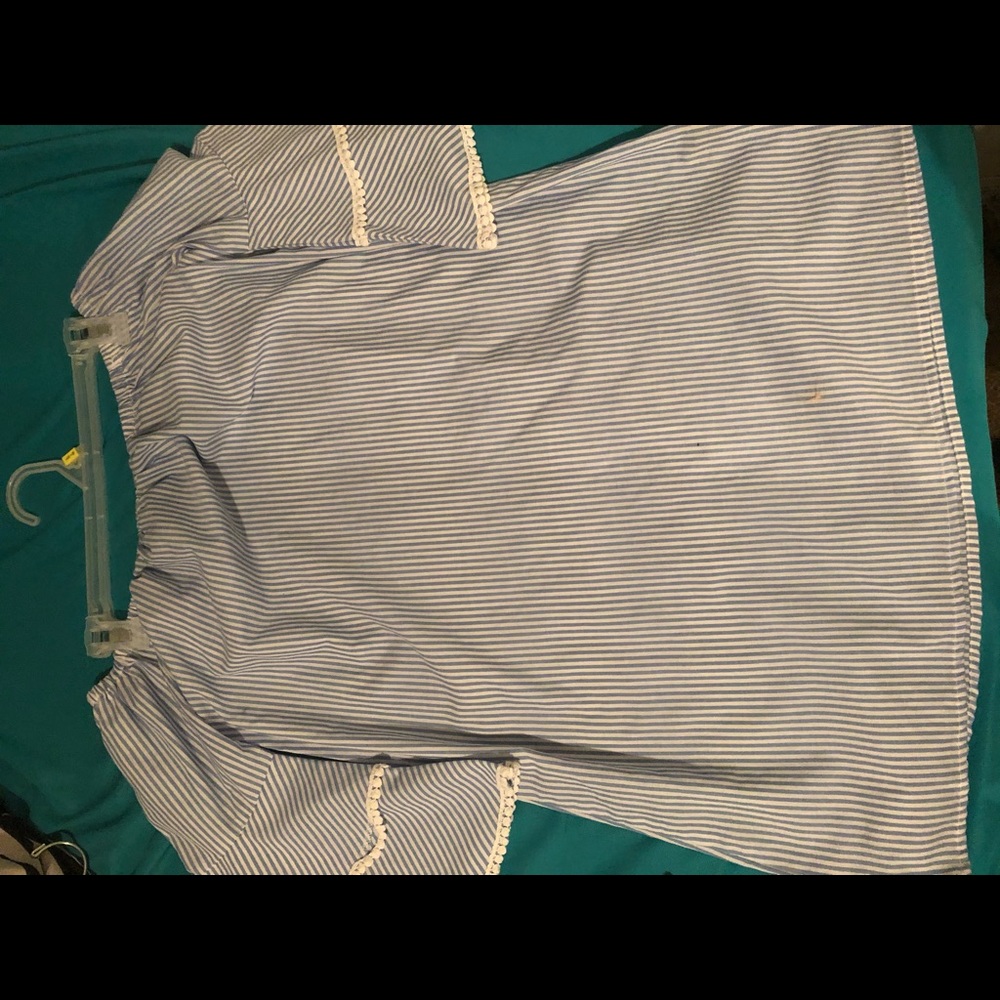 A blouse dress